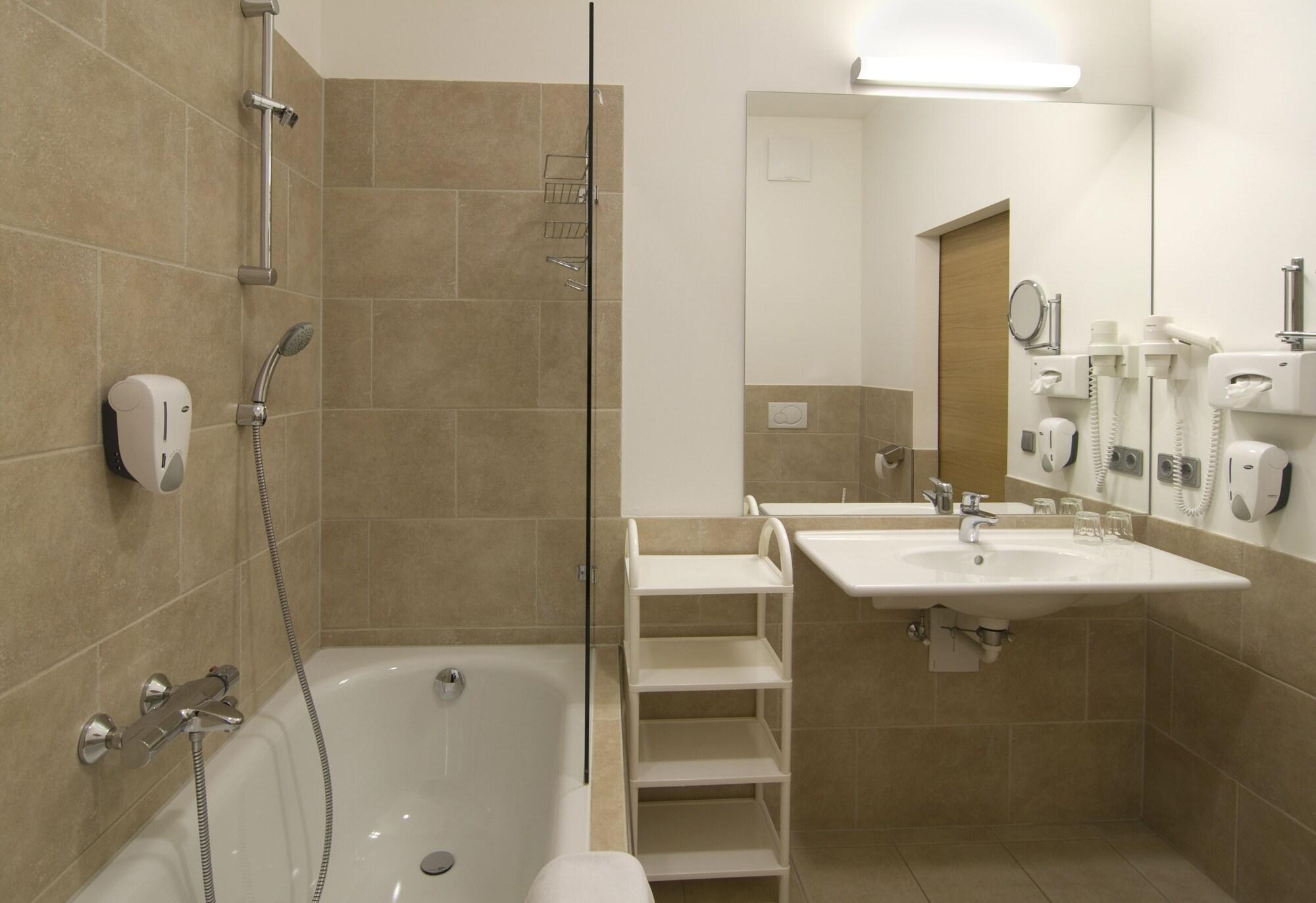 Hotel Braeuwirt Кирхберг ин Тирол Екстериор снимка